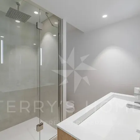 Paula By Terry's Homes 150m - Palais Appartement