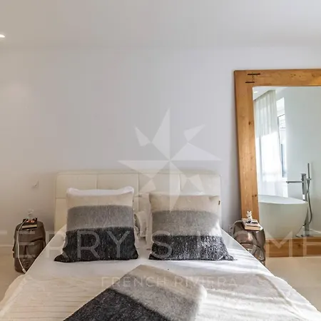 Paula By Terry's Homes 150m - Palais *